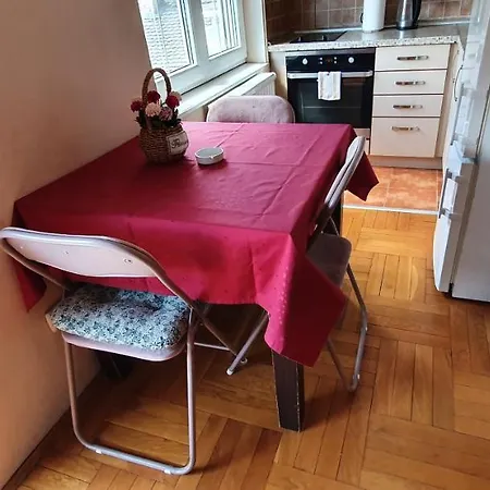 Apartment Julija 2 *