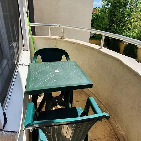 Apartment Julija 2 *