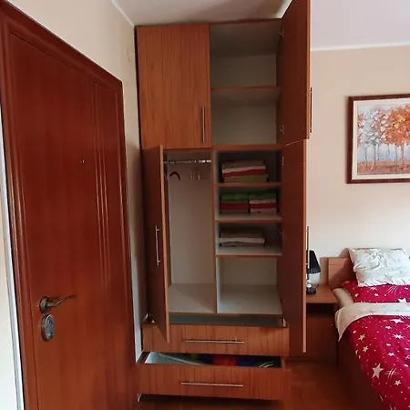 Julija 2 *
