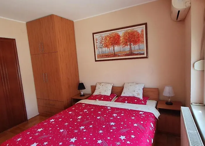 Julija 2 アパート Pančevo