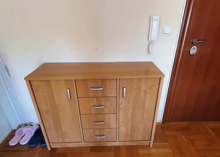 Julija 2 アパート *